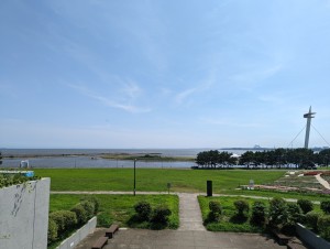 葛西臨海公園展望広場レストハウス「クリスタルビュ－」からの眺め